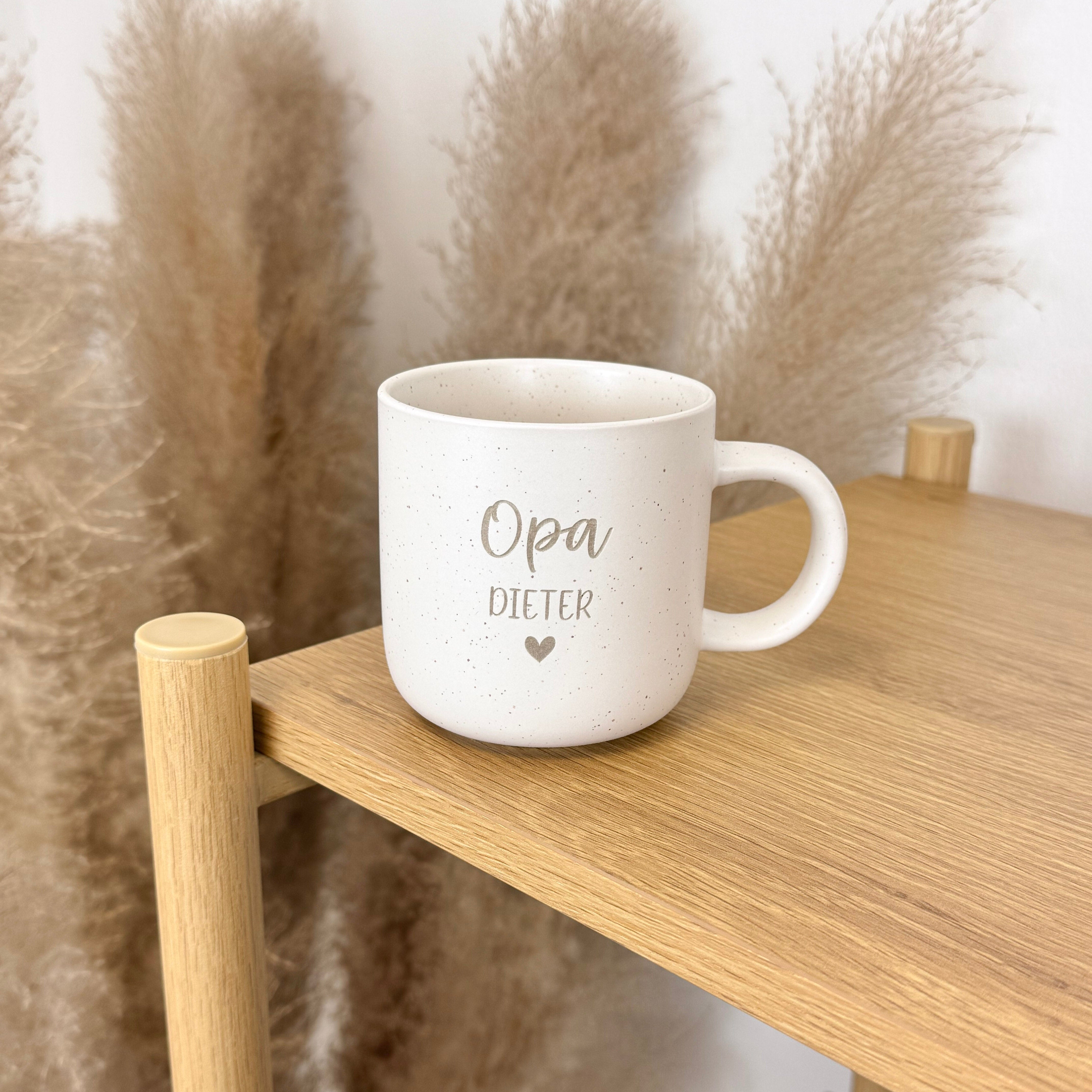 Tasse · Mama / Papa / Oma / Opa + Name (weiß)