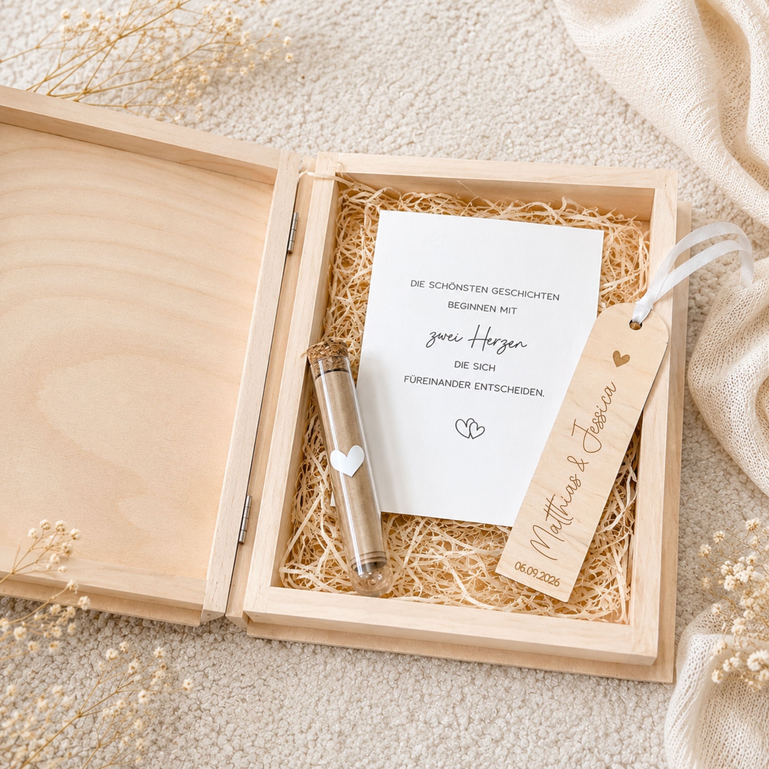 Hochzeitskiste Buch · Set mit Karte, Reagenzglas & Lesezeichen