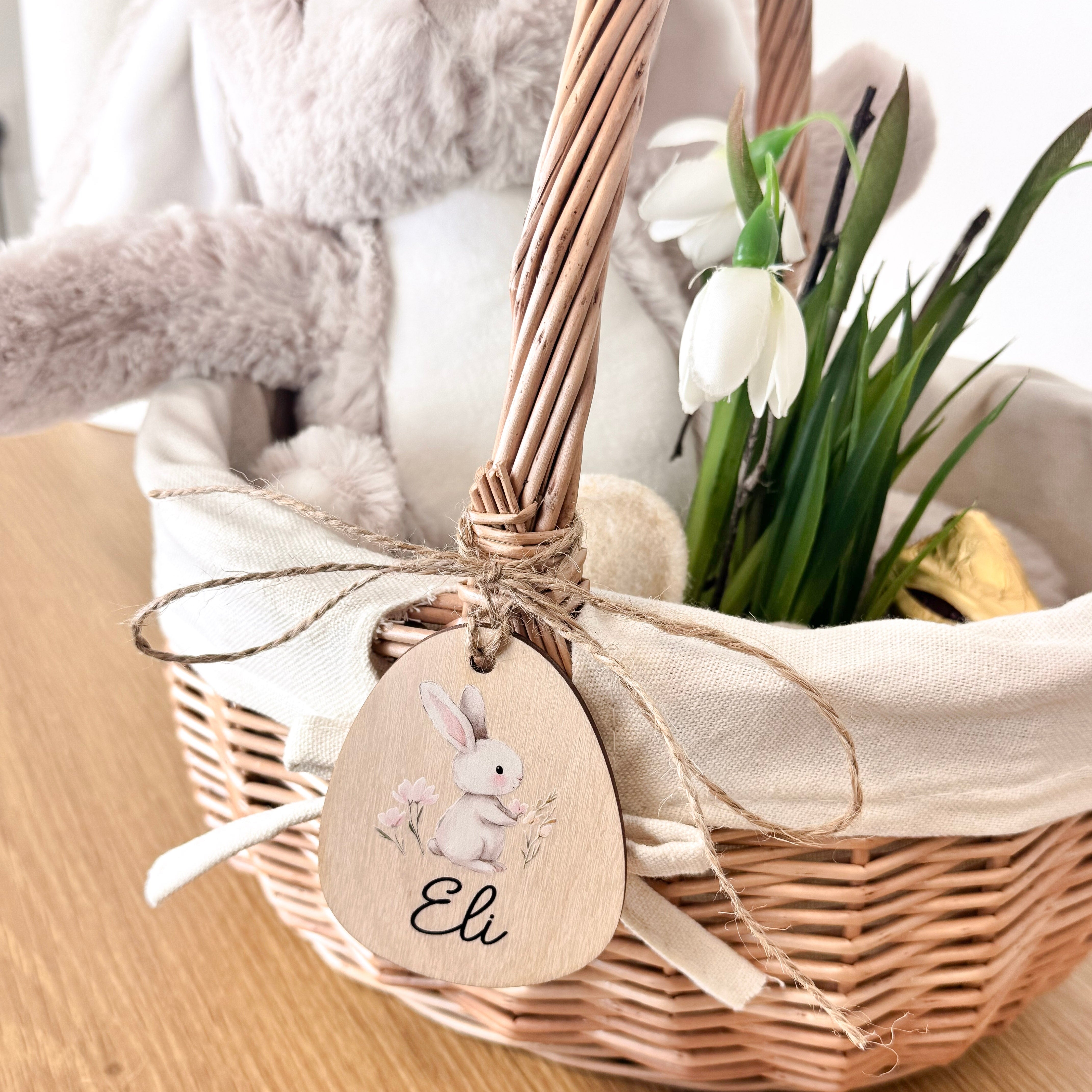 Osterkörbchen mit Osterei-Anhänger Holz · Wunschname