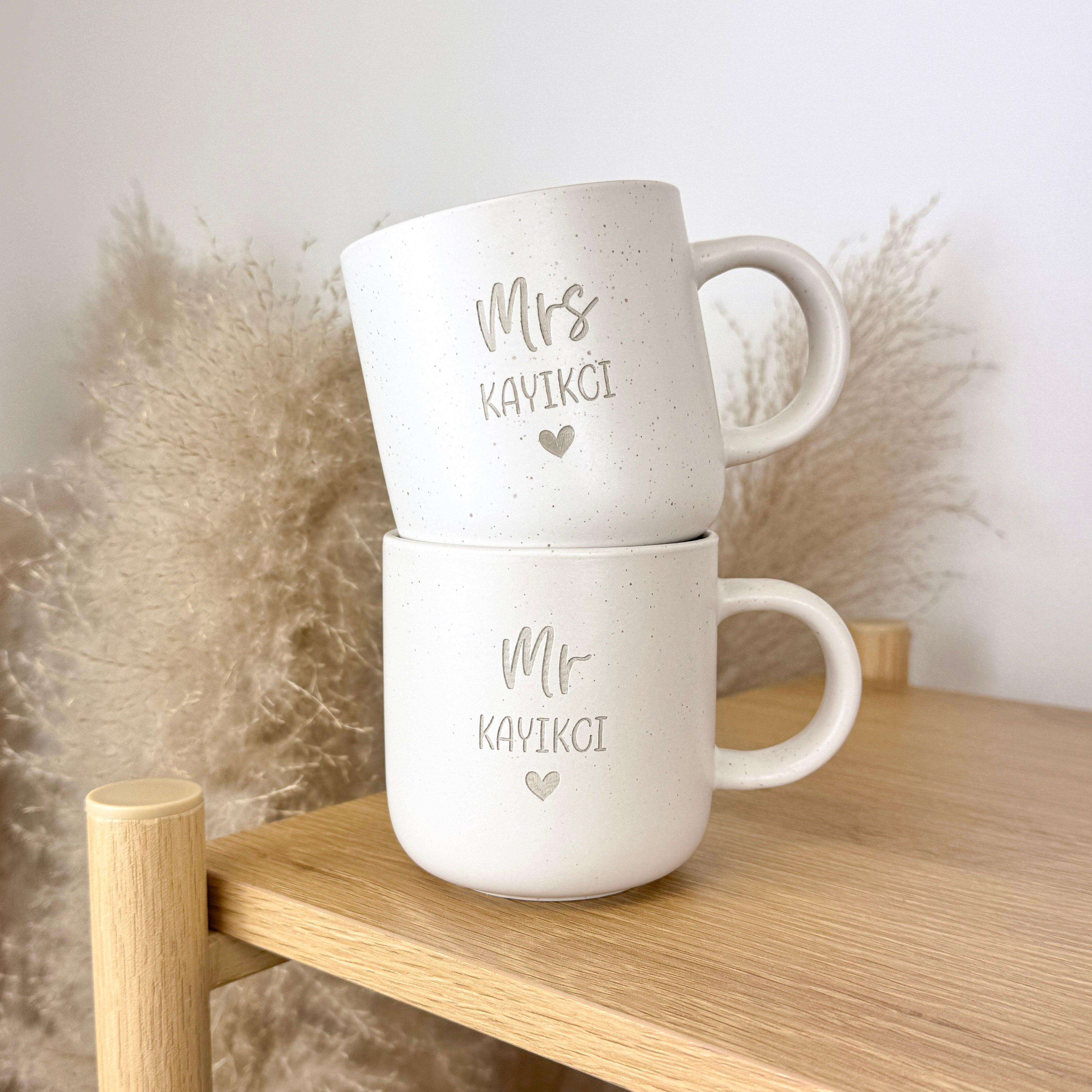 Tasse · Mr / Mrs + Name (weiß)