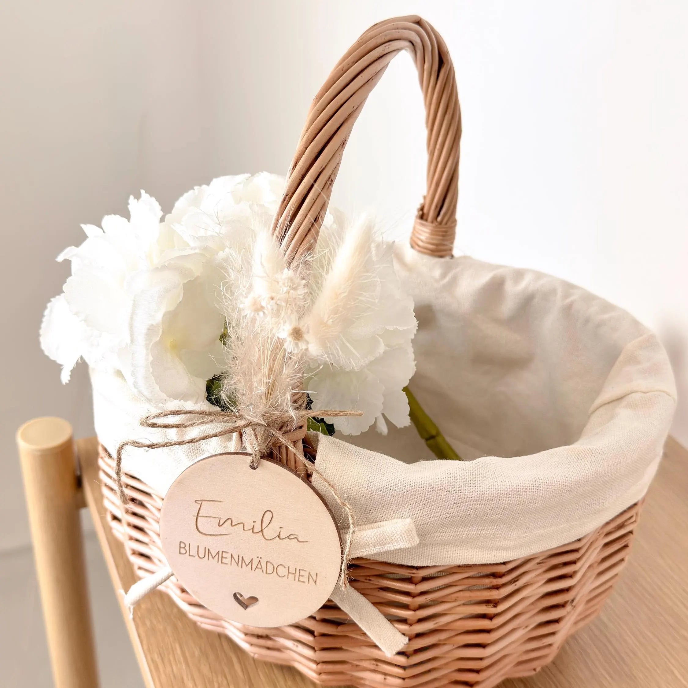 Blumenmädchen Körbchen mit Anhänger · Wunschname