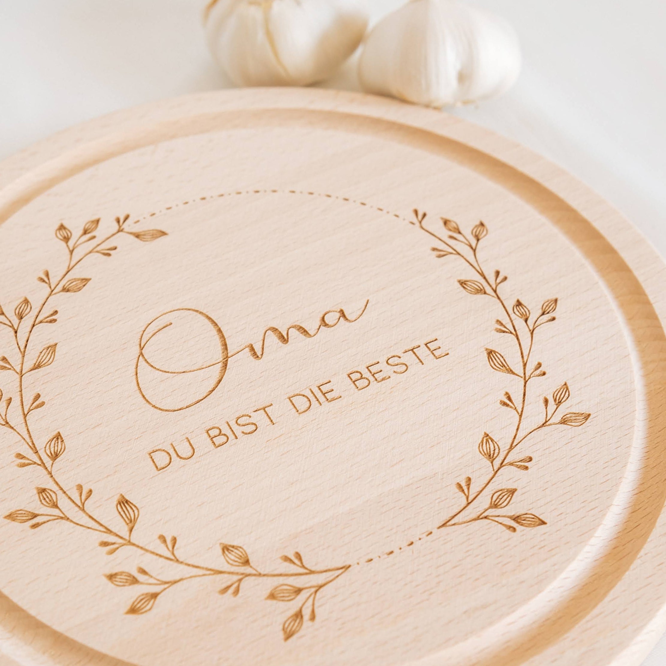 Rundes Holzbrett · Oma