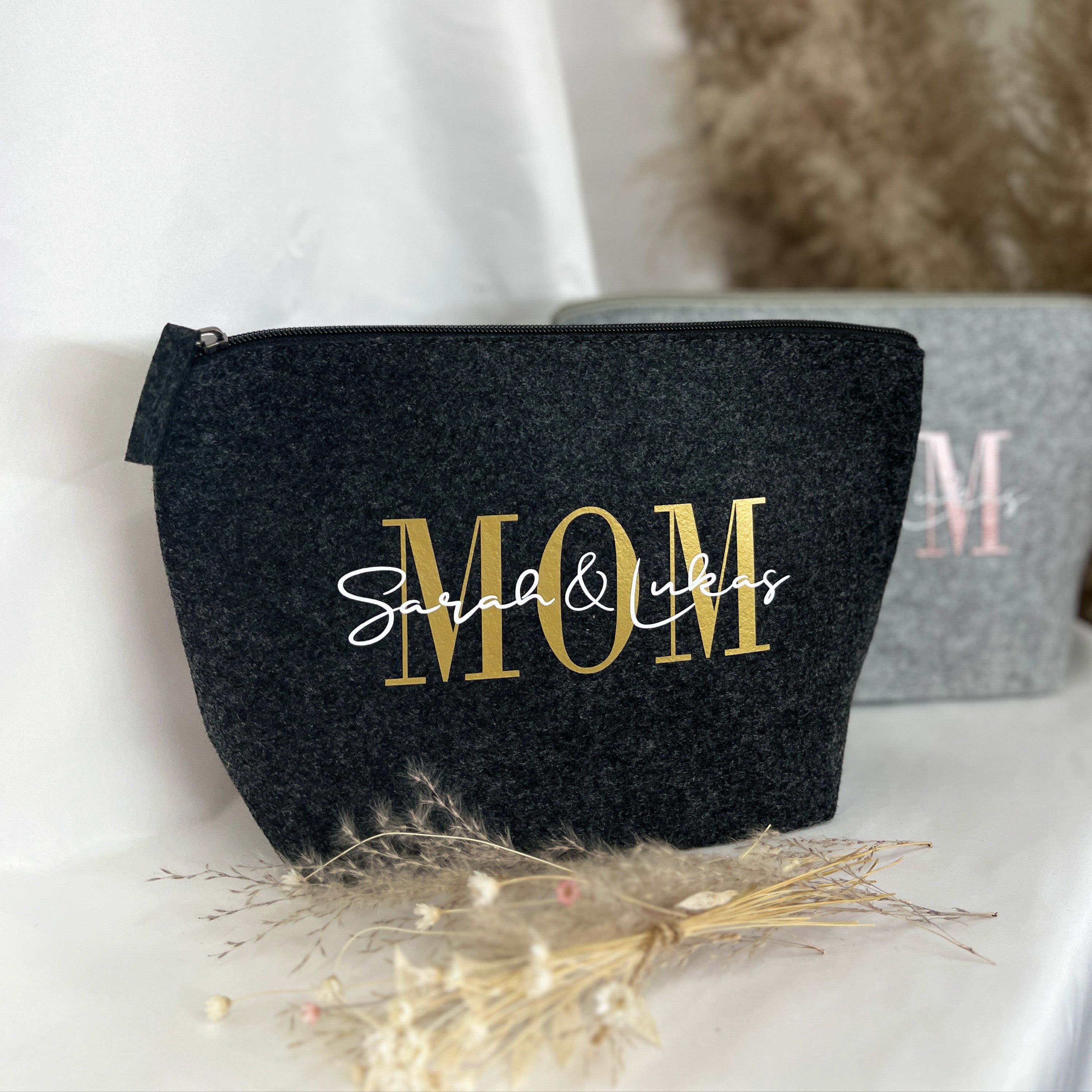 Kosmetiktasche aus Filz "MOM"