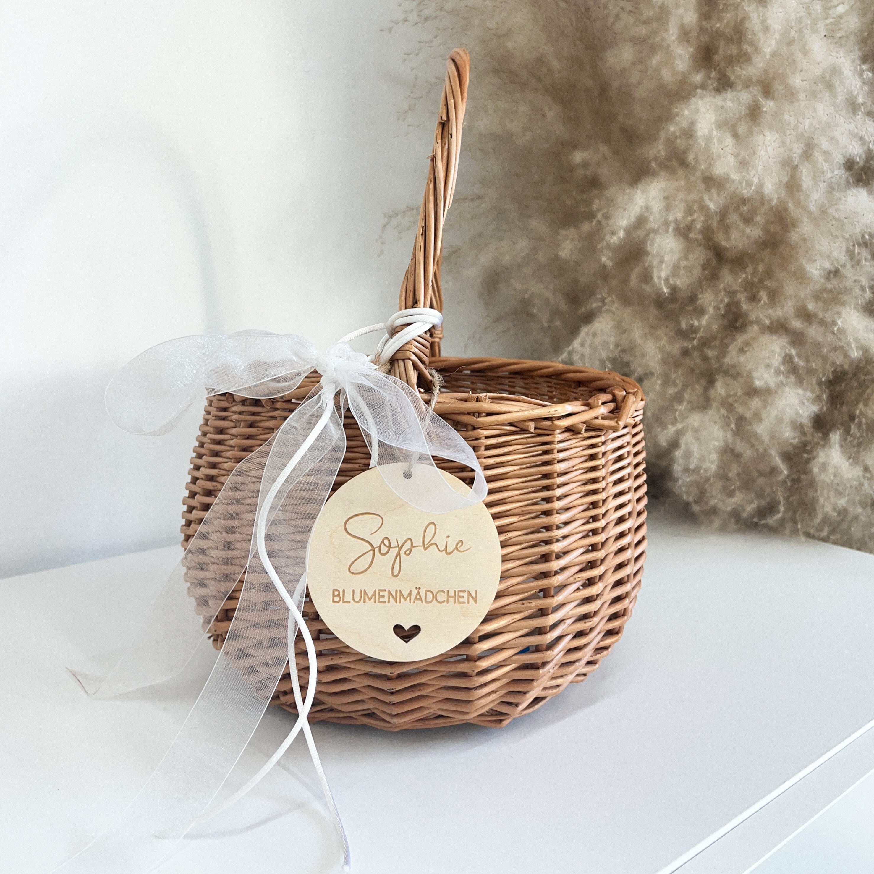 Anhänger · Blumenkind + Name mit Körbchen