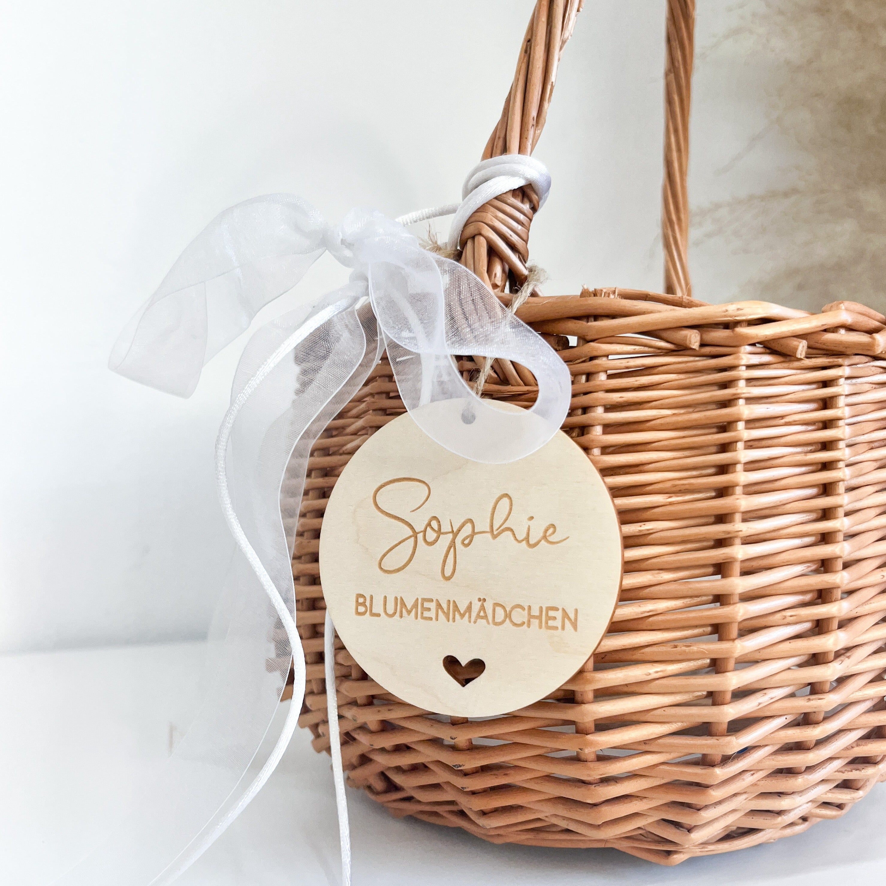 Anhänger · Blumenkind + Name mit Körbchen