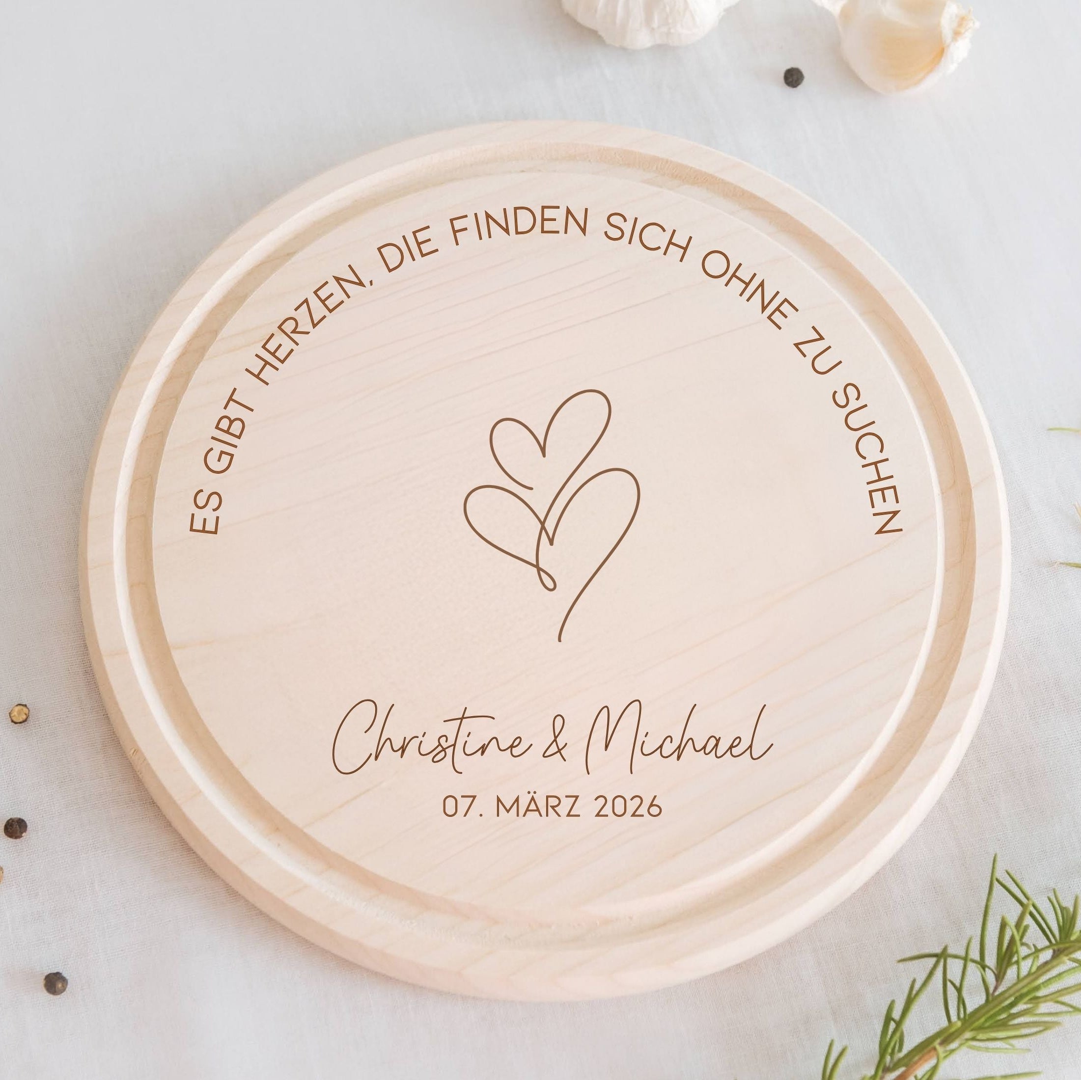 Rundes Holzbrett · Es gibt Herzen