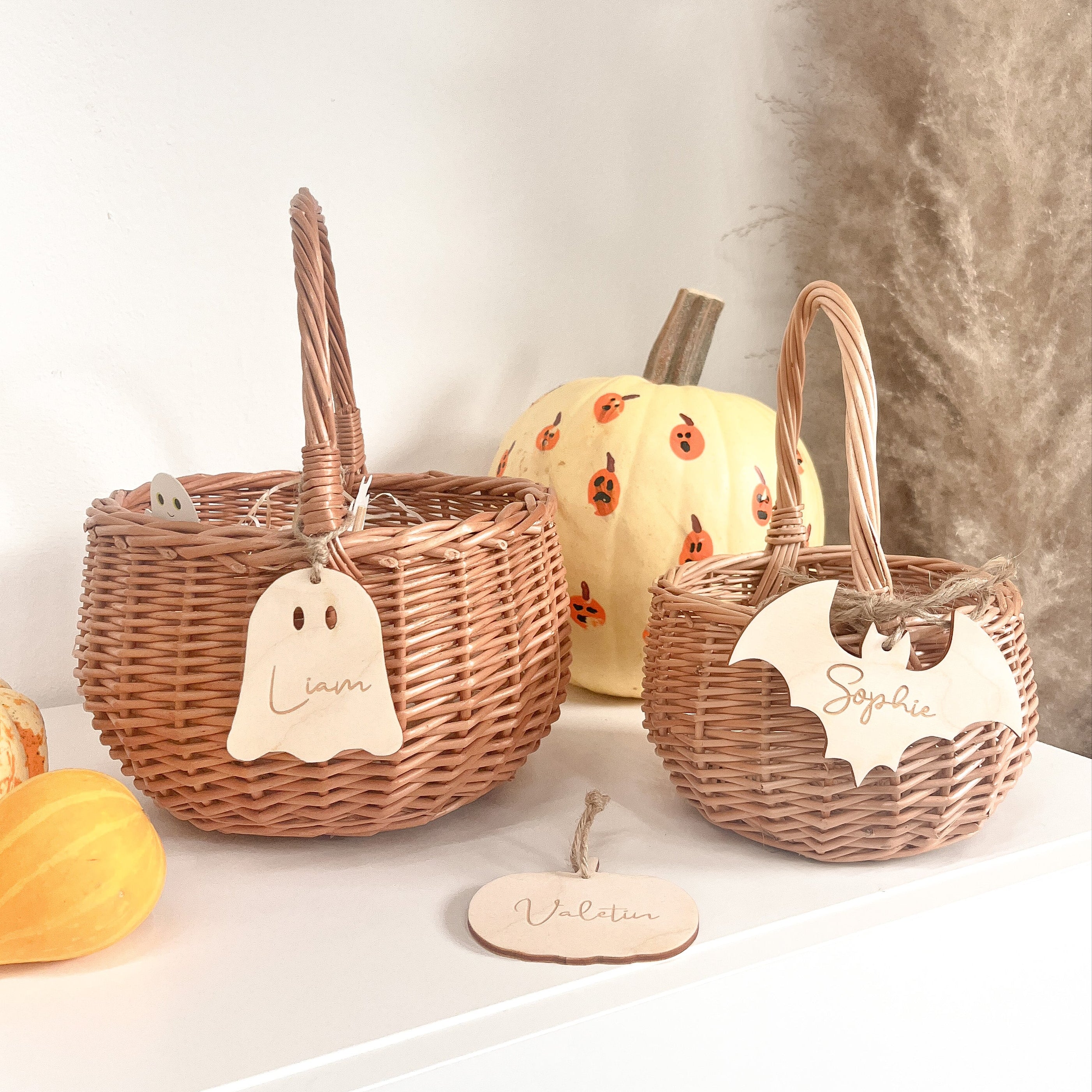Weidenkörbchen mit Halloween Anhänger