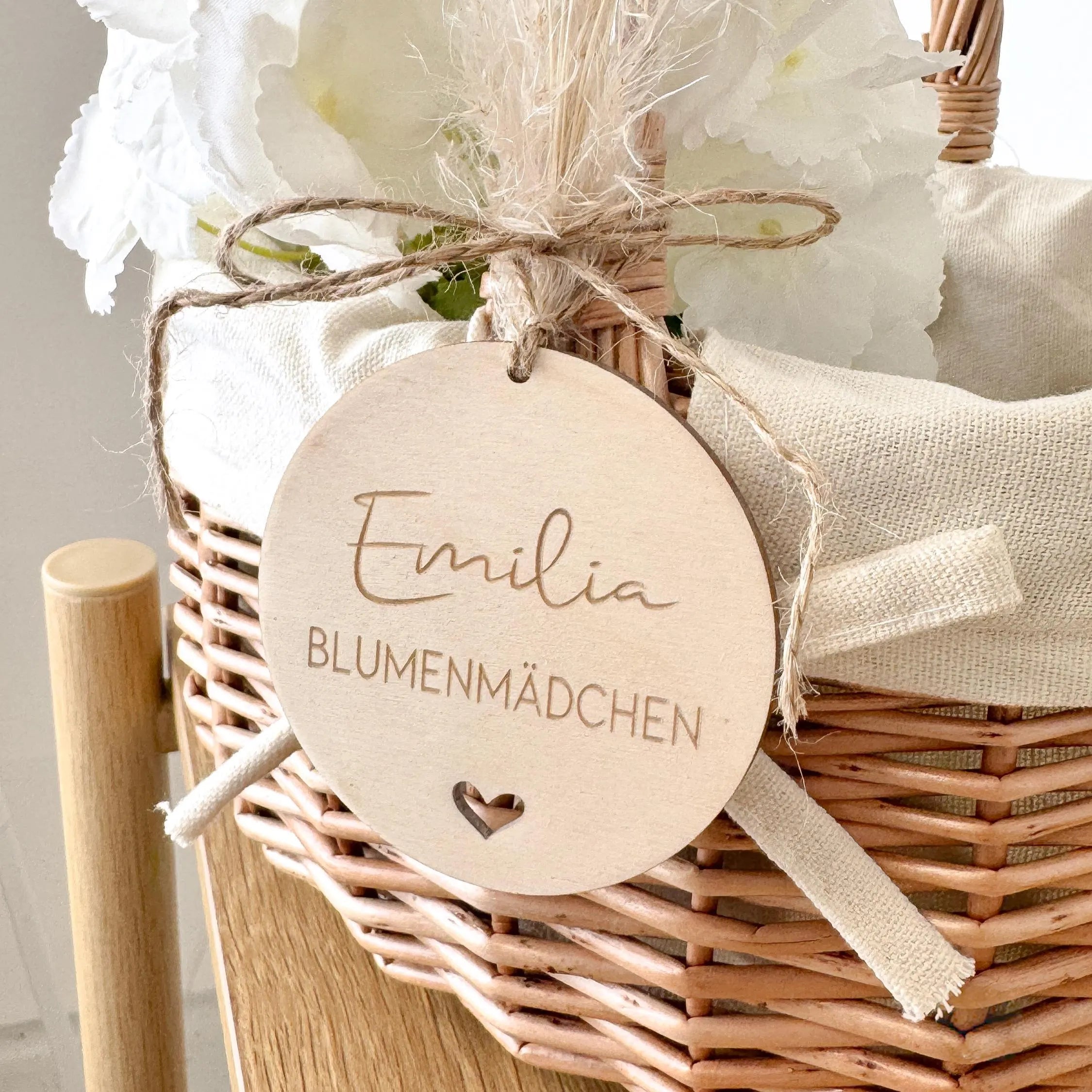 Blumenmädchen Körbchen mit Anhänger · Wunschname
