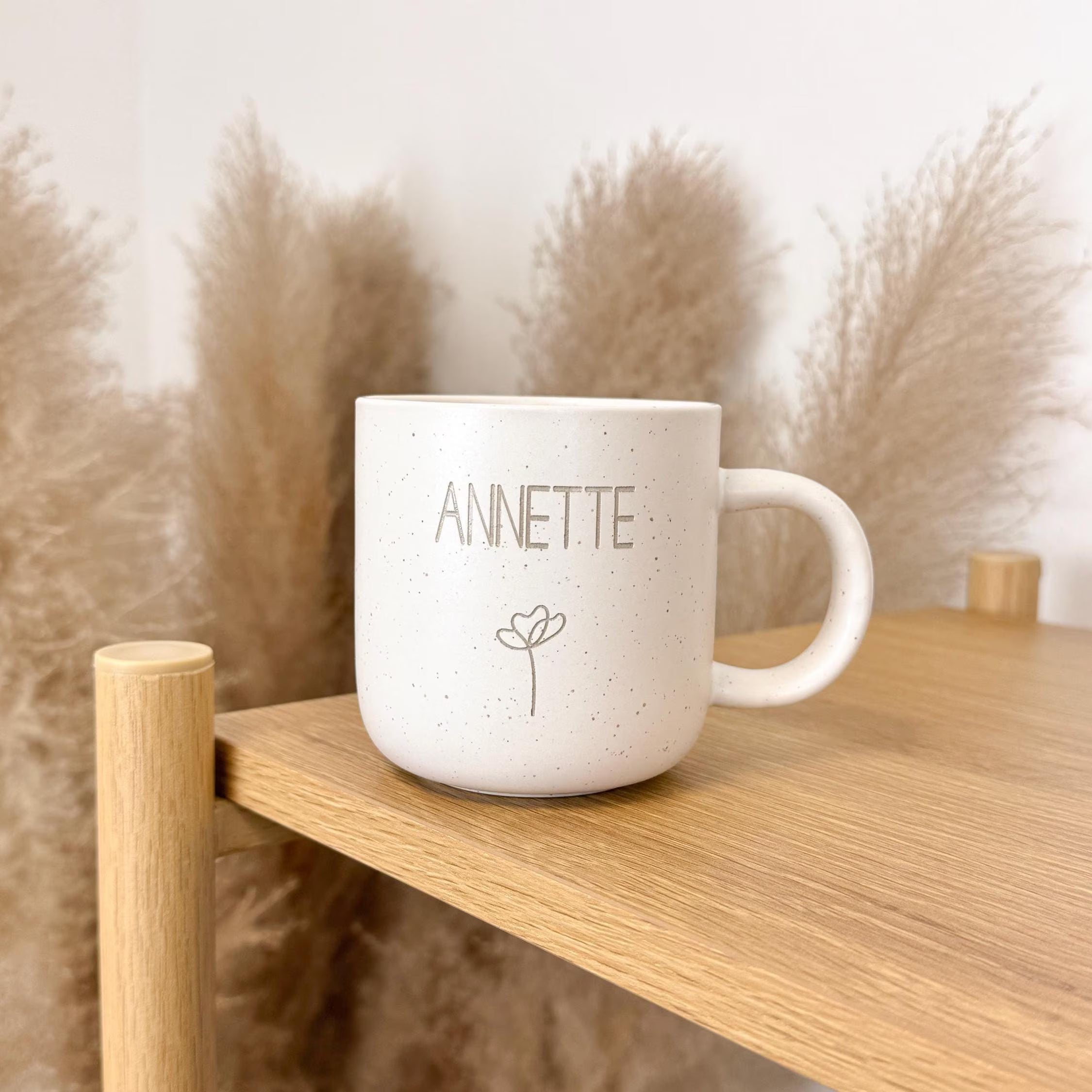 Tasse · Name mit Blume (weiß)